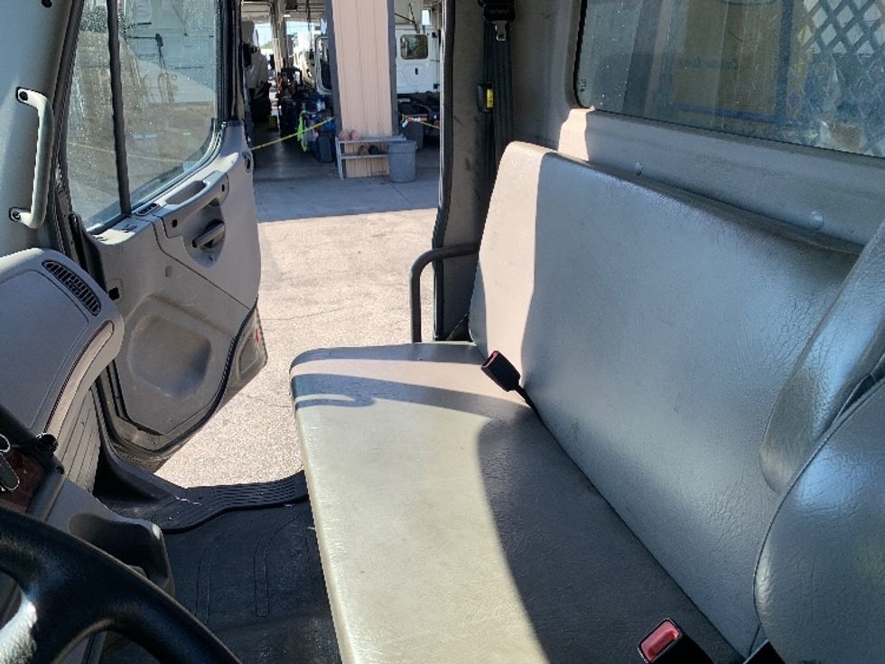 Flatbed Truck-Light and Medium Duty Trucks-Freightliner-2020-M2-Torrance-CA-72,018\n\t\tmiles-$ 59,500 - Image 18