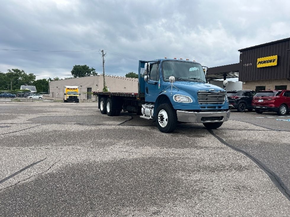 Flatbed Truck-Light and Medium Duty Trucks-Freightliner-2020-M2-Warren-MI-370,782\n\t\tmiles-$ 29,250 - Image 1