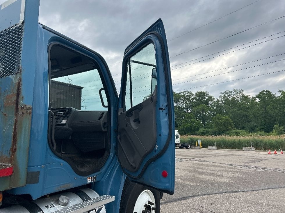 Flatbed Truck-Light and Medium Duty Trucks-Freightliner-2020-M2-Warren-MI-370,782\n\t\tmiles-$ 29,250 - Image 16