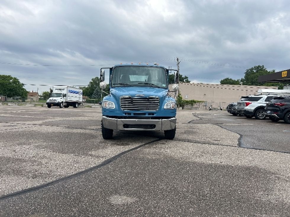 Flatbed Truck-Light and Medium Duty Trucks-Freightliner-2020-M2-Warren-MI-370,782\n\t\tmiles-$ 29,250 - Image 2