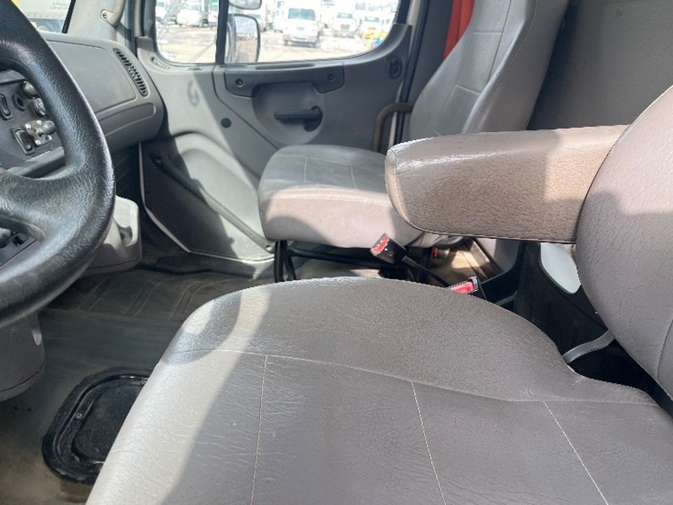 Flatbed Truck-Light and Medium Duty Trucks-Freightliner-2020-M2-Warren-MI-93,596\n\t\tmiles-$ 48,750 - Image 16