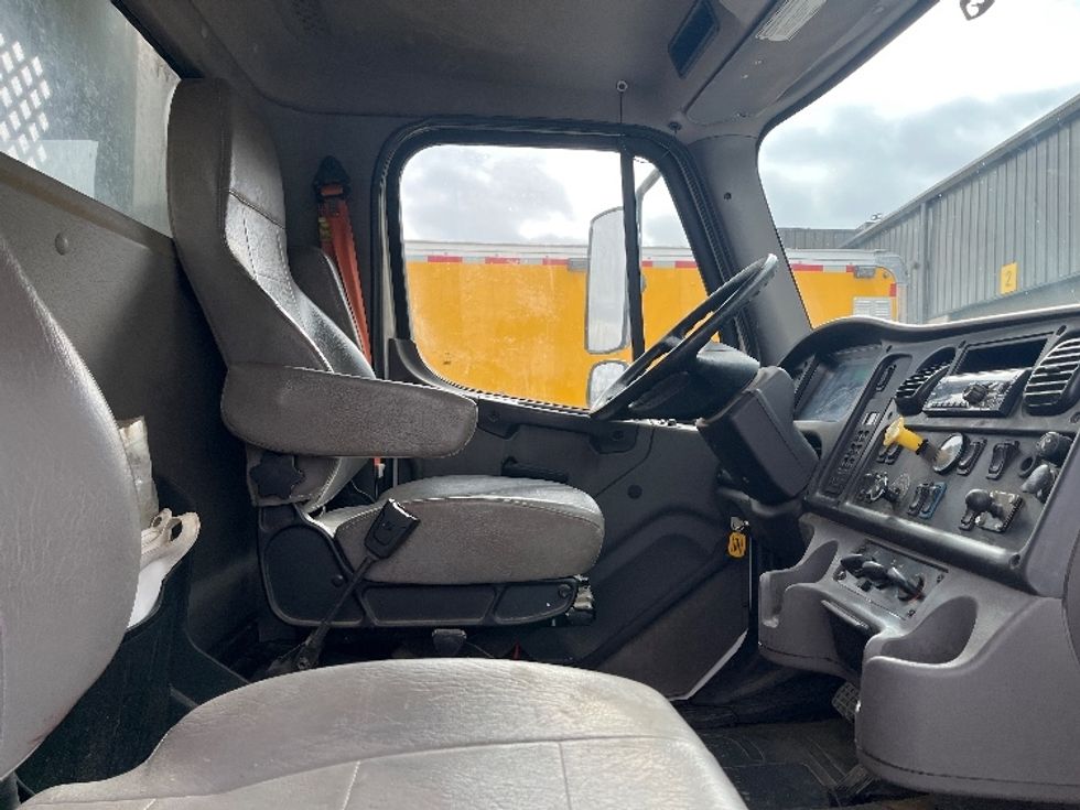 Flatbed Truck-Light and Medium Duty Trucks-Freightliner-2020-M2-Warren-MI-93,596\n\t\tmiles-$ 48,750 - Image 19