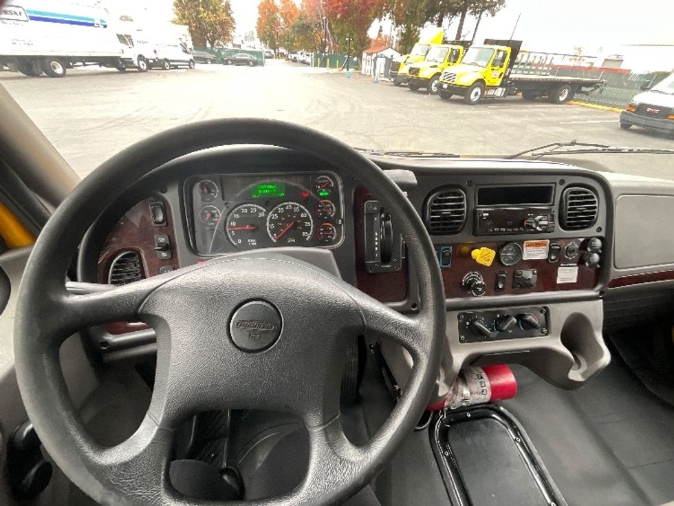 Flatbed Truck-Light and Medium Duty Trucks-Freightliner-2020-M2-West Sacramento-CA-101,197\n\t\tmiles-$ 55,750 - Image 17