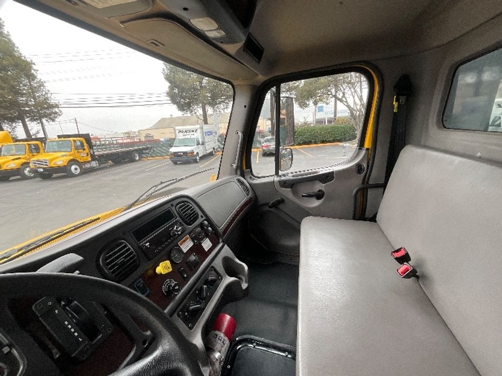 Flatbed Truck-Light and Medium Duty Trucks-Freightliner-2020-M2-West Sacramento-CA-101,197\n\t\tmiles-$ 55,750 - Image 19