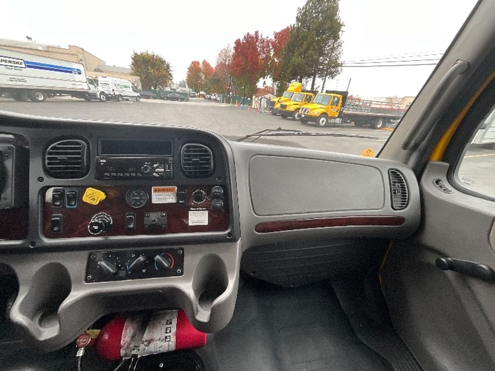 Flatbed Truck-Light and Medium Duty Trucks-Freightliner-2020-M2-West Sacramento-CA-101,197\n\t\tmiles-$ 55,750 - Image 21