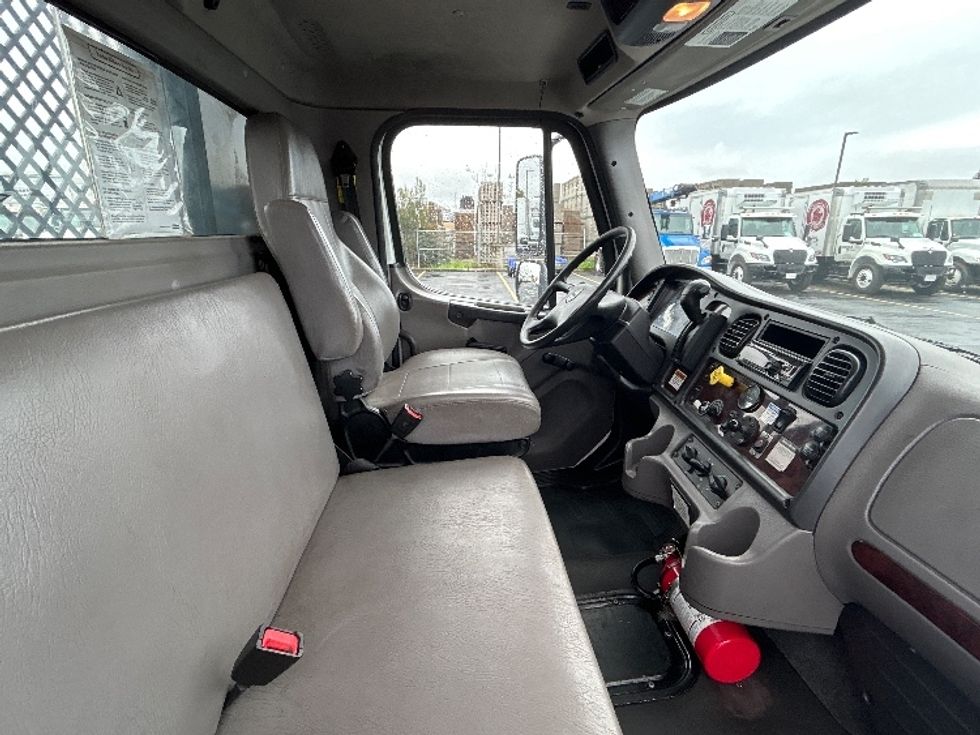 Flatbed Truck-Light and Medium Duty Trucks-Freightliner-2020-M2-West Sacramento-CA-102,775\n\t\tmiles-$ 60,000 - Image 19