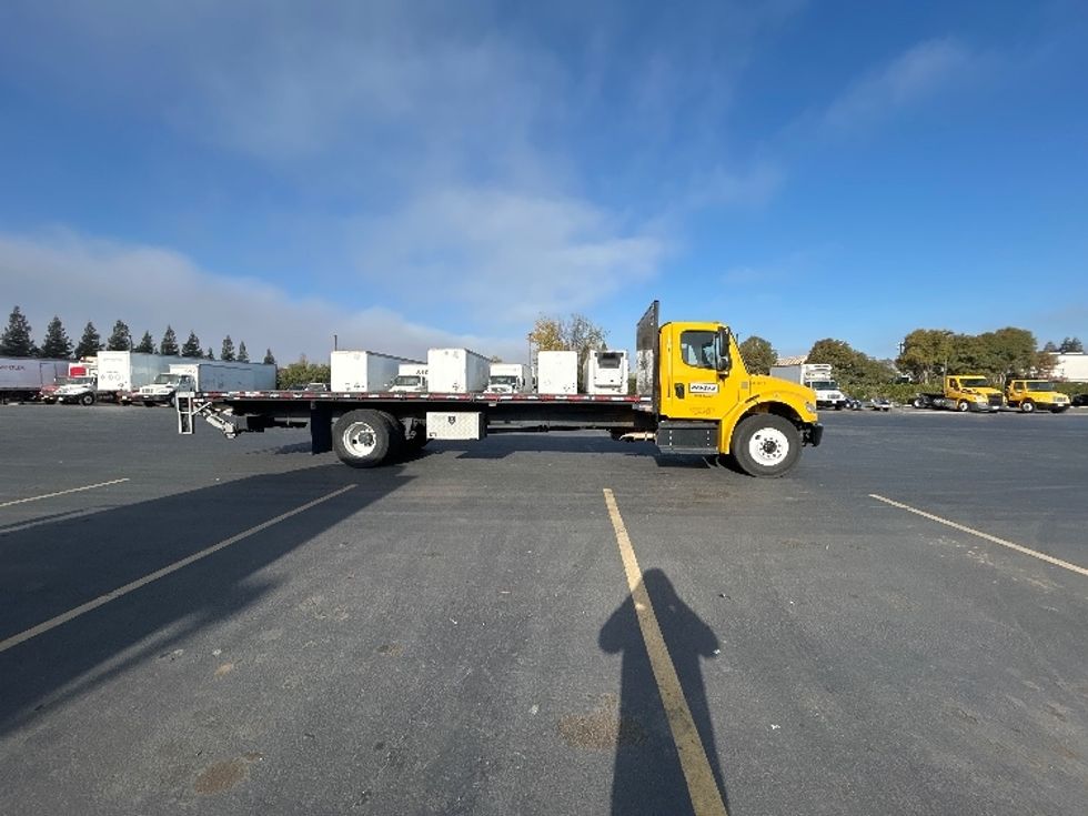 Flatbed Truck-Light and Medium Duty Trucks-Freightliner-2020-M2-West Sacramento-CA-103,567\n\t\tmiles-$ 55,500 - Image 15