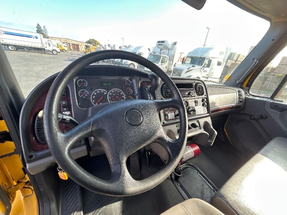 Flatbed Truck-Light and Medium Duty Trucks-Freightliner-2020-M2-West Sacramento-CA-103,567\n\t\tmiles-$ 55,500 - Image 17