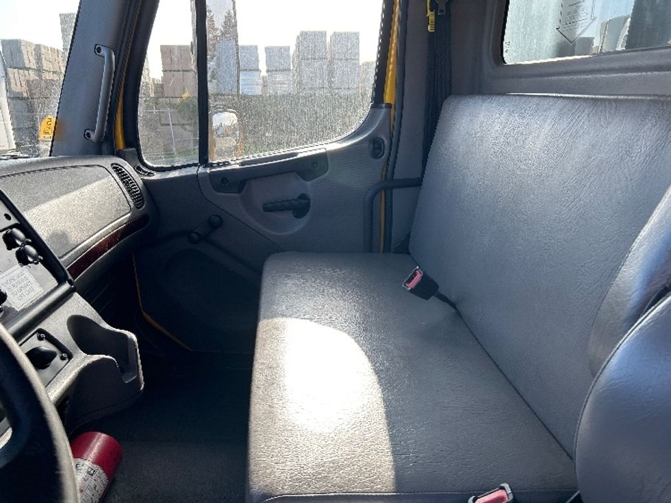 Flatbed Truck-Light and Medium Duty Trucks-Freightliner-2020-M2-West Sacramento-CA-103,567\n\t\tmiles-$ 55,500 - Image 19