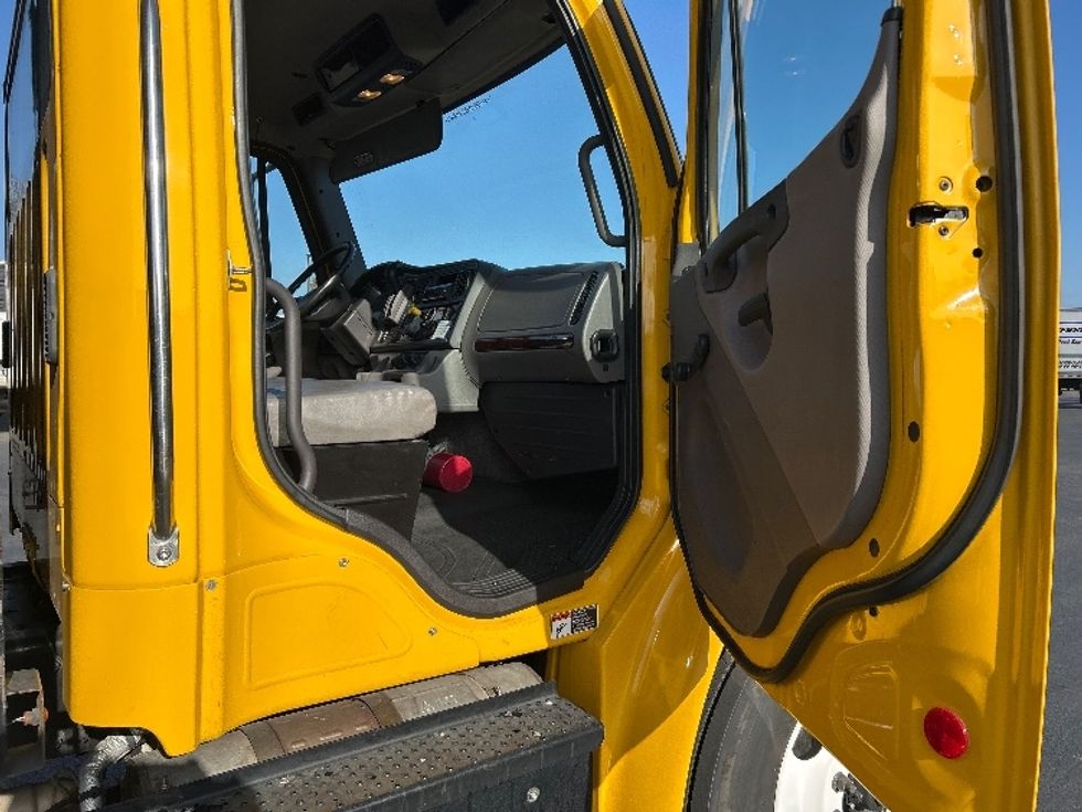 Flatbed Truck-Light and Medium Duty Trucks-Freightliner-2020-M2-West Sacramento-CA-103,567\n\t\tmiles-$ 55,500 - Image 20