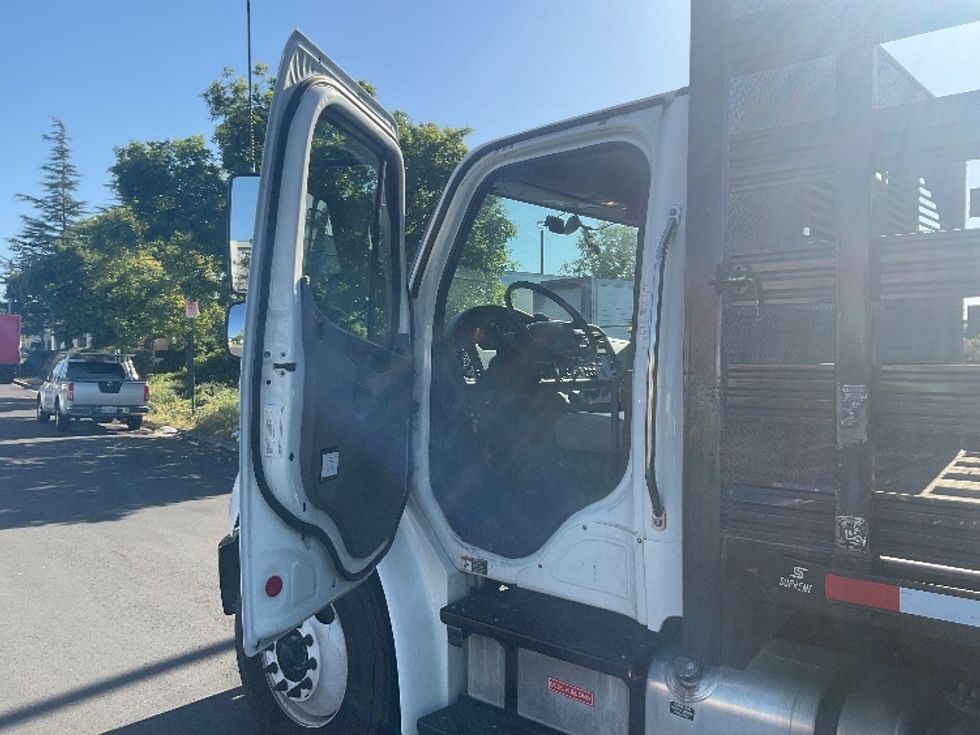 Flatbed Truck-Light and Medium Duty Trucks-Freightliner-2020-M2-West Sacramento-CA-104,107\n\t\tmiles-$ 59,000 - Image 15