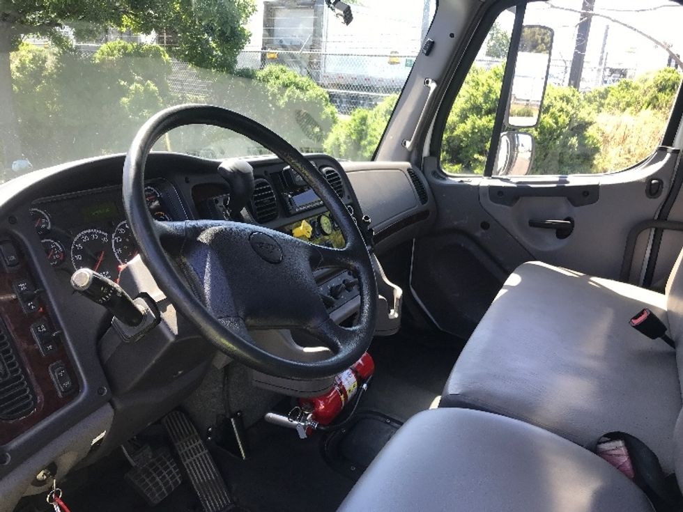 Flatbed Truck-Light and Medium Duty Trucks-Freightliner-2020-M2-West Sacramento-CA-104,107\n\t\tmiles-$ 59,000 - Image 16