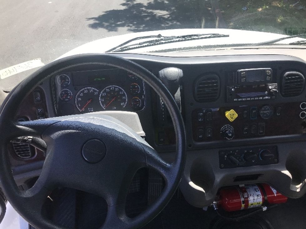 Flatbed Truck-Light and Medium Duty Trucks-Freightliner-2020-M2-West Sacramento-CA-104,107\n\t\tmiles-$ 59,000 - Image 17