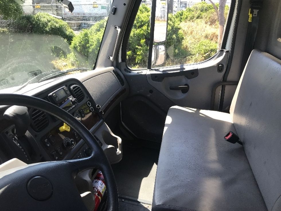 Flatbed Truck-Light and Medium Duty Trucks-Freightliner-2020-M2-West Sacramento-CA-104,107\n\t\tmiles-$ 59,000 - Image 18