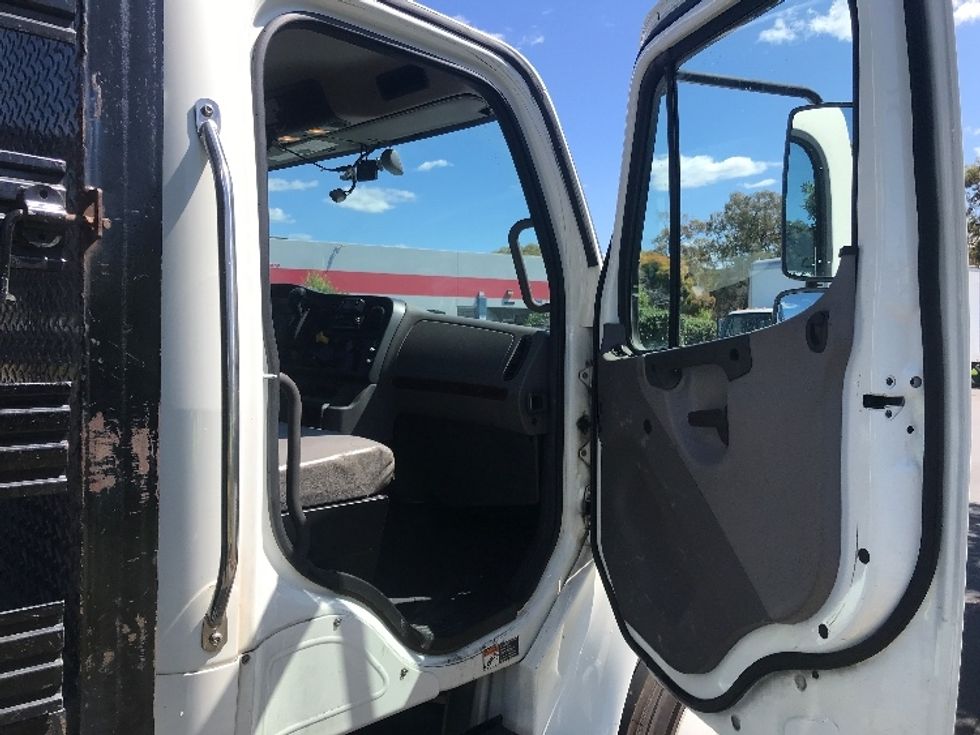 Flatbed Truck-Light and Medium Duty Trucks-Freightliner-2020-M2-West Sacramento-CA-104,107\n\t\tmiles-$ 59,000 - Image 19