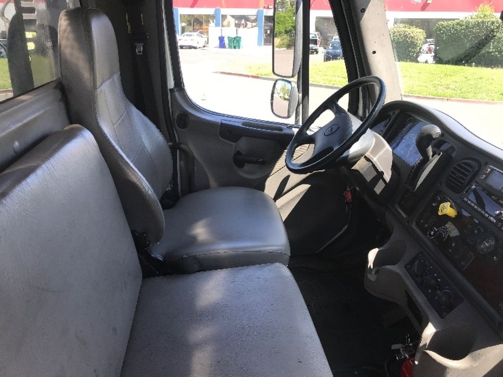 Flatbed Truck-Light and Medium Duty Trucks-Freightliner-2020-M2-West Sacramento-CA-104,107\n\t\tmiles-$ 59,000 - Image 21
