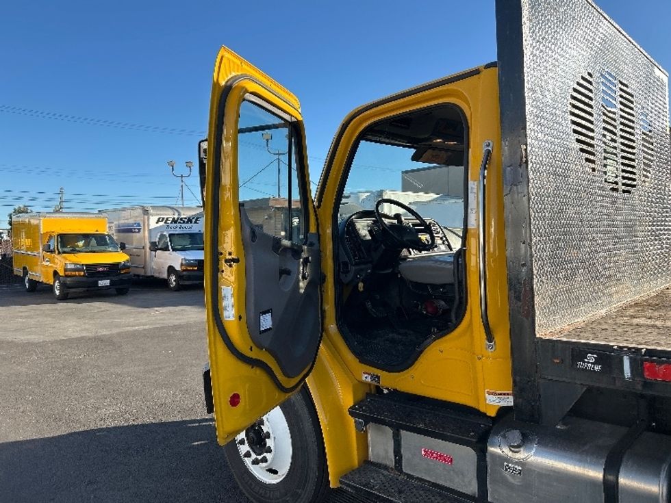 Flatbed Truck-Light and Medium Duty Trucks-Freightliner-2020-M2-West Sacramento-CA-104,230\n\t\tmiles-$ 54,000 - Image 15