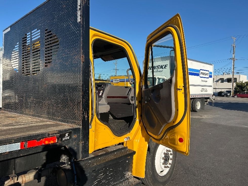 Flatbed Truck-Light and Medium Duty Trucks-Freightliner-2020-M2-West Sacramento-CA-104,230\n\t\tmiles-$ 54,000 - Image 19