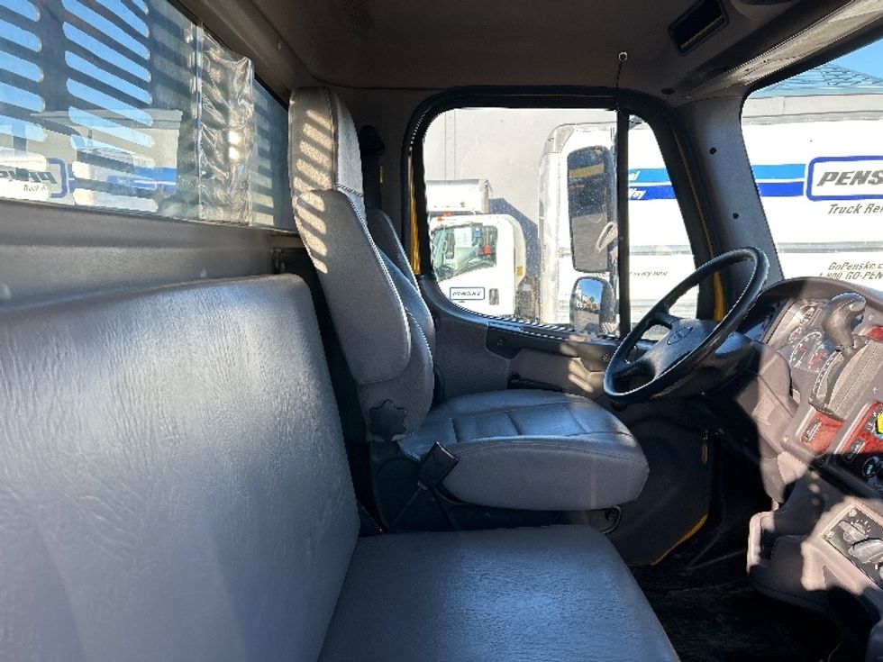 Flatbed Truck-Light and Medium Duty Trucks-Freightliner-2020-M2-West Sacramento-CA-104,230\n\t\tmiles-$ 54,000 - Image 21