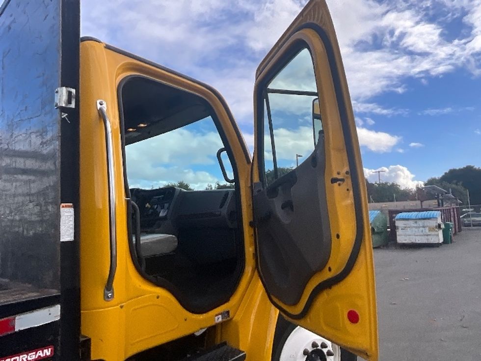 Flatbed Truck-Light and Medium Duty Trucks-Freightliner-2020-M2-West Sacramento-CA-118,428\n\t\tmiles-$ 59,250 - Image 18