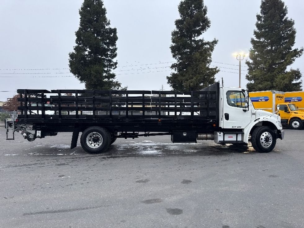 Flatbed Truck-Light and Medium Duty Trucks-Freightliner-2020-M2-West Sacramento-CA-126,152\n\t\tmiles-$ 57,500 - Image 10