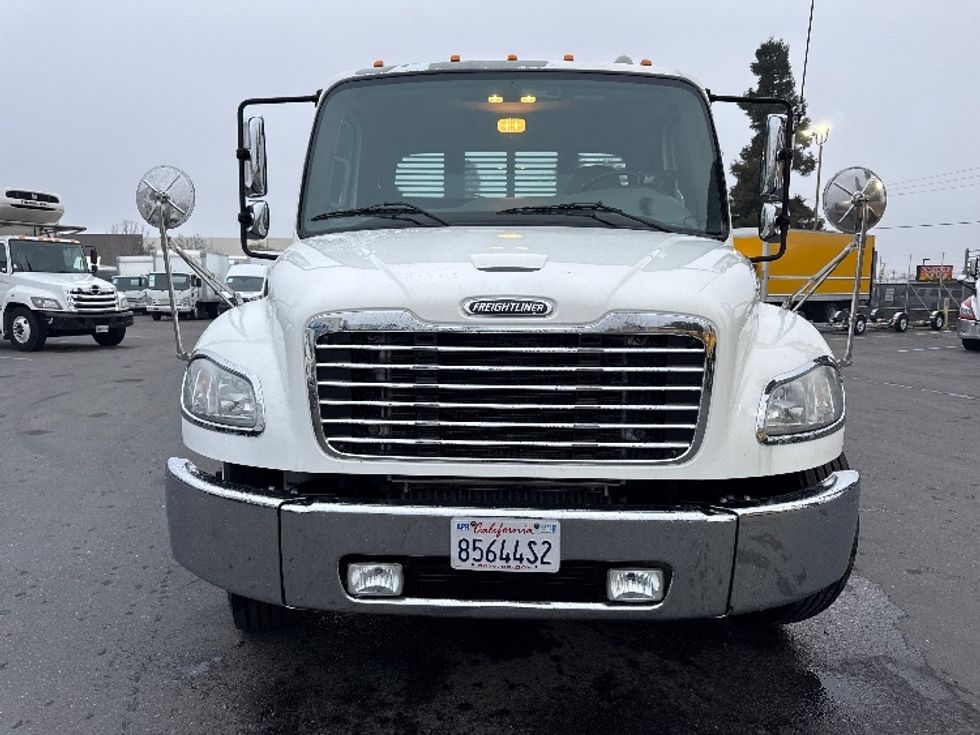 Flatbed Truck-Light and Medium Duty Trucks-Freightliner-2020-M2-West Sacramento-CA-126,152\n\t\tmiles-$ 57,500 - Image 2