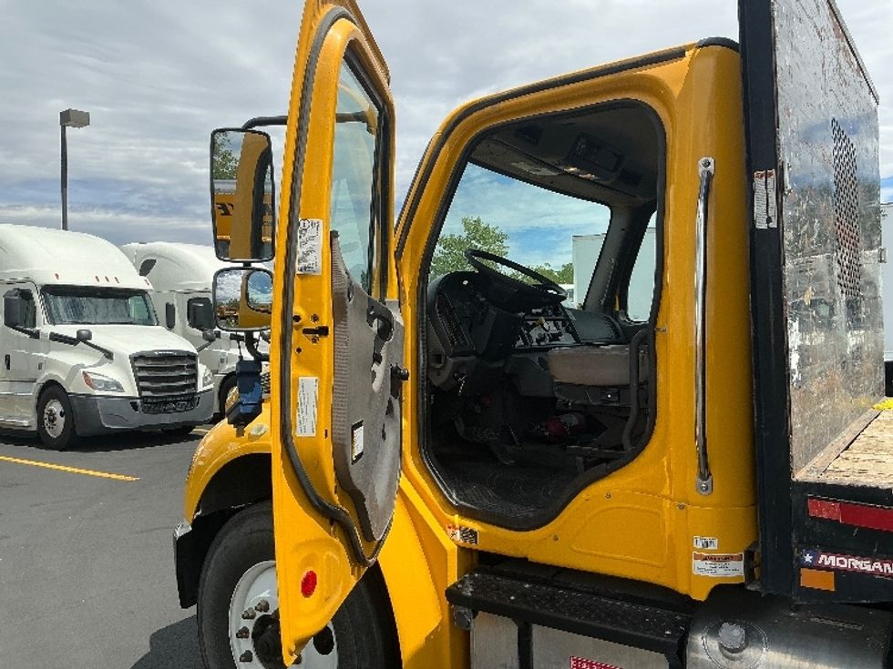 Flatbed Truck-Light and Medium Duty Trucks-Freightliner-2020-M2-West Sacramento-CA-129,084\n\t\tmiles-$ 54,250 - Image 16