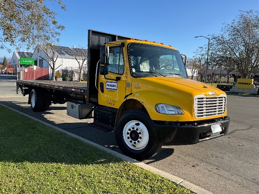 Flatbed Truck-Light and Medium Duty Trucks-Freightliner-2020-M2-West Sacramento-CA-135,875\n\t\tmiles-$ 51,750 - Image 1