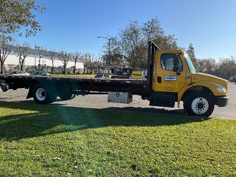 Flatbed Truck-Light and Medium Duty Trucks-Freightliner-2020-M2-West Sacramento-CA-135,875\n\t\tmiles-$ 51,750 - Image 14