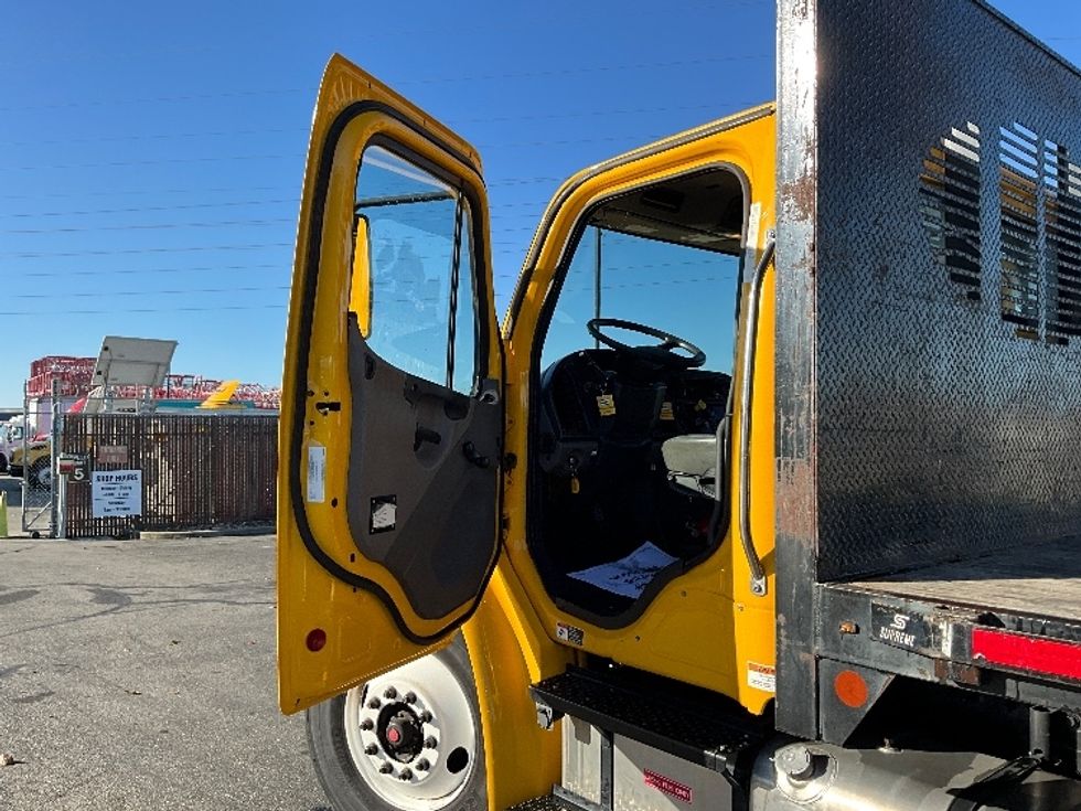 Flatbed Truck-Light and Medium Duty Trucks-Freightliner-2020-M2-West Sacramento-CA-135,875\n\t\tmiles-$ 51,750 - Image 15