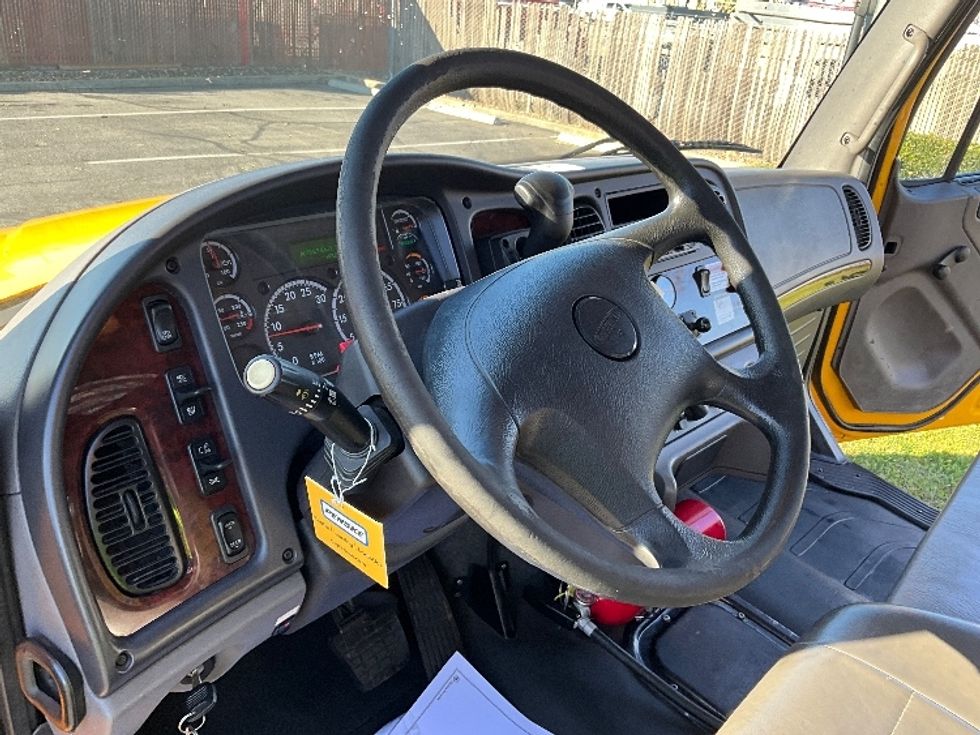 Flatbed Truck-Light and Medium Duty Trucks-Freightliner-2020-M2-West Sacramento-CA-135,875\n\t\tmiles-$ 51,750 - Image 16