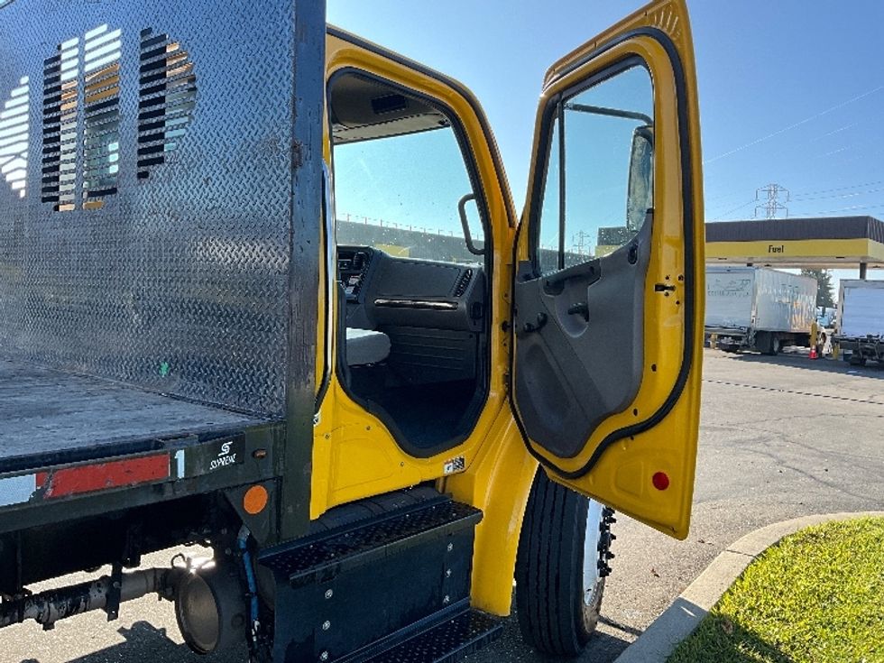 Flatbed Truck-Light and Medium Duty Trucks-Freightliner-2020-M2-West Sacramento-CA-135,875\n\t\tmiles-$ 51,750 - Image 19