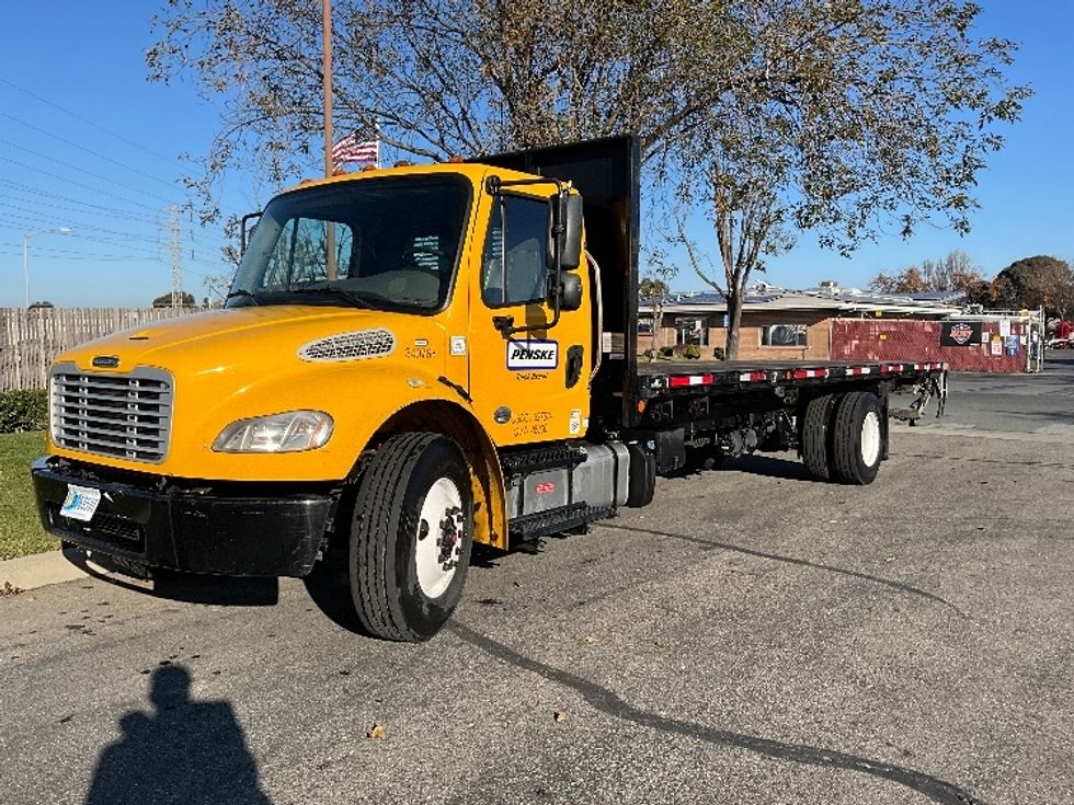 Flatbed Truck-Light and Medium Duty Trucks-Freightliner-2020-M2-West Sacramento-CA-135,875\n\t\tmiles-$ 51,750 - Image 3