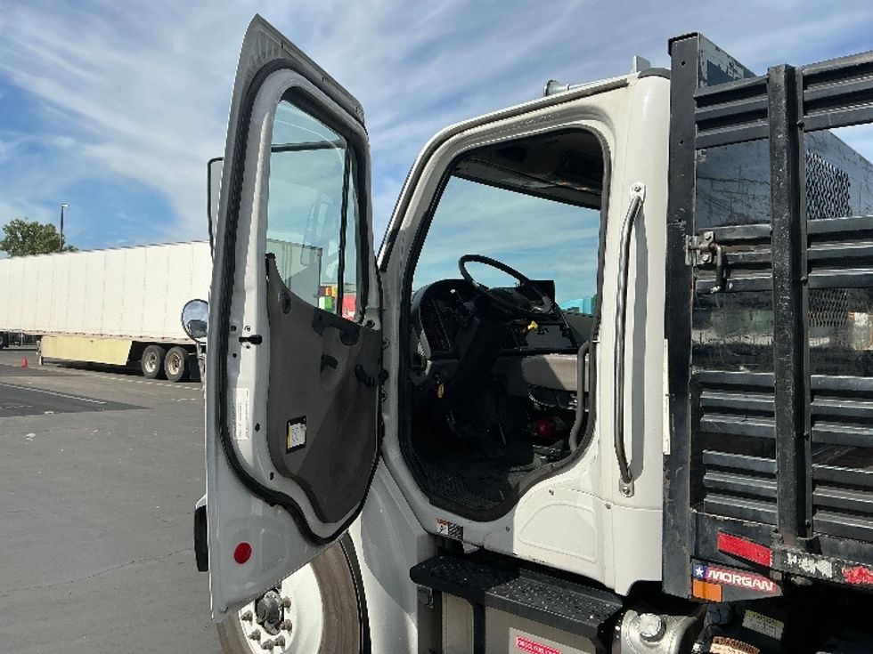 Flatbed Truck-Light and Medium Duty Trucks-Freightliner-2020-M2-West Sacramento-CA-148,358\n\t\tmiles-$ 61,000 - Image 16