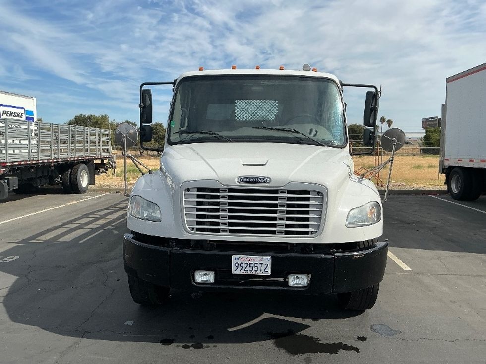 Flatbed Truck-Light and Medium Duty Trucks-Freightliner-2020-M2-West Sacramento-CA-148,358\n\t\tmiles-$ 61,000 - Image 2