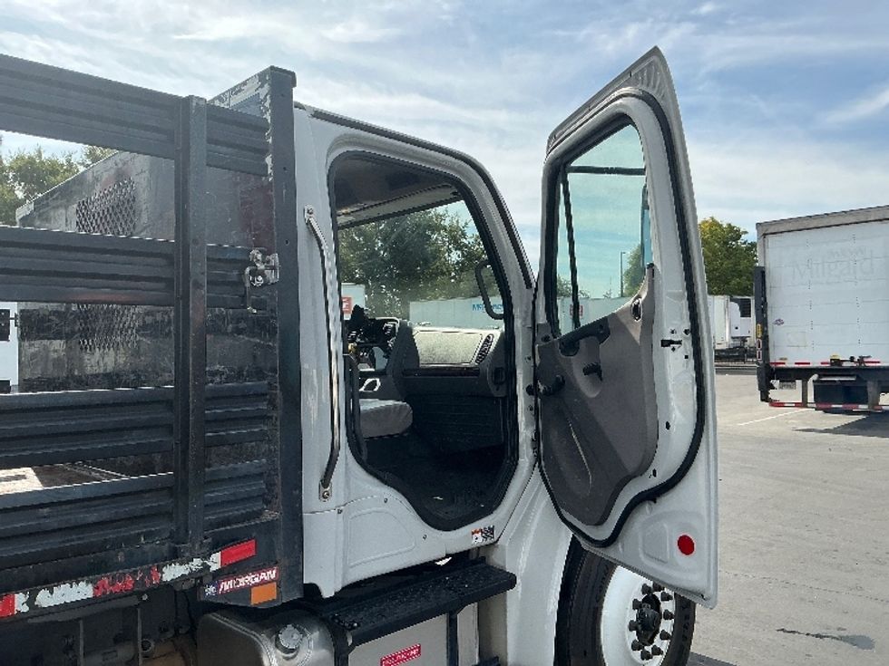 Flatbed Truck-Light and Medium Duty Trucks-Freightliner-2020-M2-West Sacramento-CA-148,358\n\t\tmiles-$ 61,000 - Image 20
