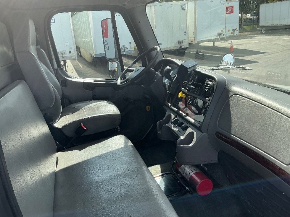 Flatbed Truck-Light and Medium Duty Trucks-Freightliner-2020-M2-West Sacramento-CA-148,358\n\t\tmiles-$ 61,000 - Image 22