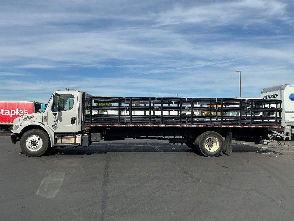 Flatbed Truck-Light and Medium Duty Trucks-Freightliner-2020-M2-West Sacramento-CA-148,358\n\t\tmiles-$ 61,000 - Image 4