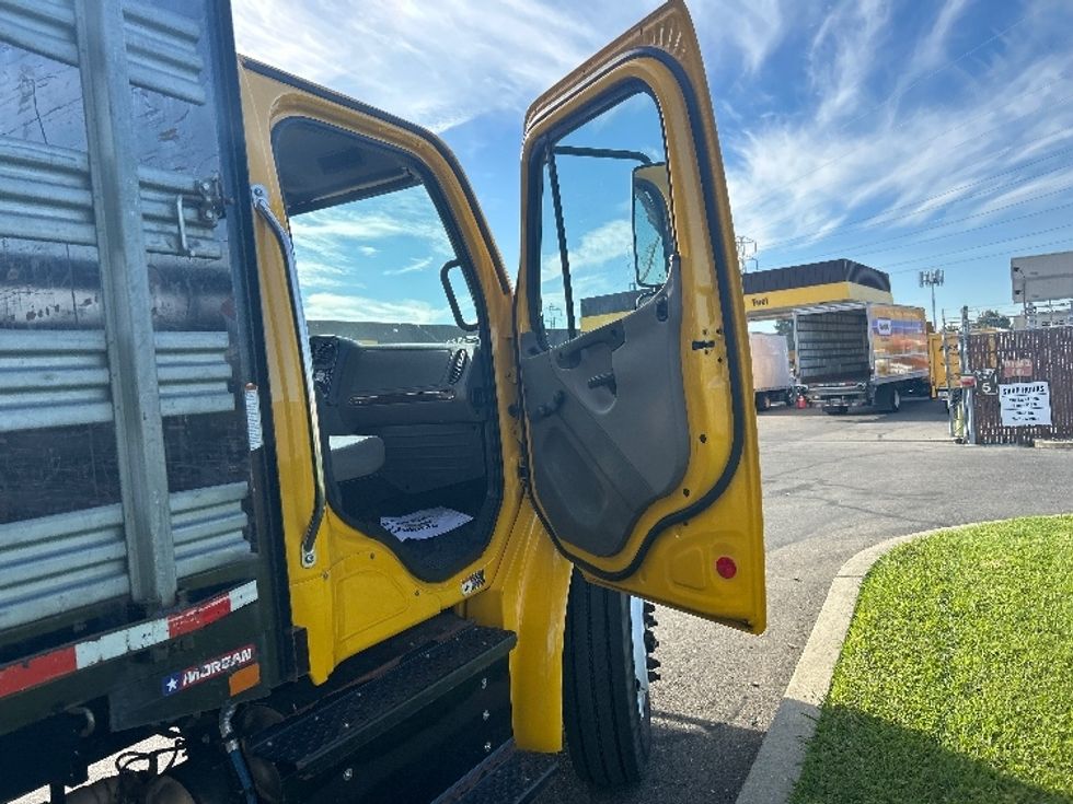 Flatbed Truck-Light and Medium Duty Trucks-Freightliner-2020-M2-West Sacramento-CA-148,637\n\t\tmiles-$ 50,000 - Image 19