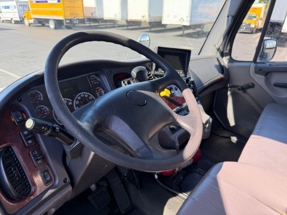 Flatbed Truck-Light and Medium Duty Trucks-Freightliner-2020-M2-West Sacramento-CA-252,450\n\t\tmiles-$ 45,750 - Image 17