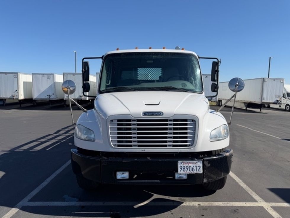 Flatbed Truck-Light and Medium Duty Trucks-Freightliner-2020-M2-West Sacramento-CA-252,450\n\t\tmiles-$ 45,750 - Image 2