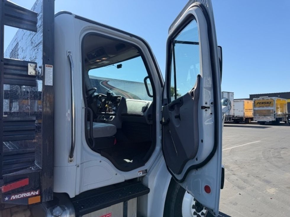 Flatbed Truck-Light and Medium Duty Trucks-Freightliner-2020-M2-West Sacramento-CA-252,450\n\t\tmiles-$ 45,750 - Image 20