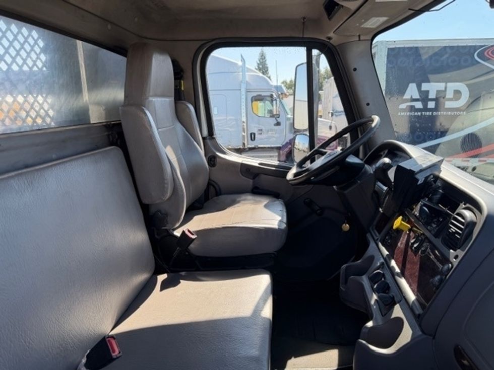 Flatbed Truck-Light and Medium Duty Trucks-Freightliner-2020-M2-West Sacramento-CA-252,450\n\t\tmiles-$ 45,750 - Image 22