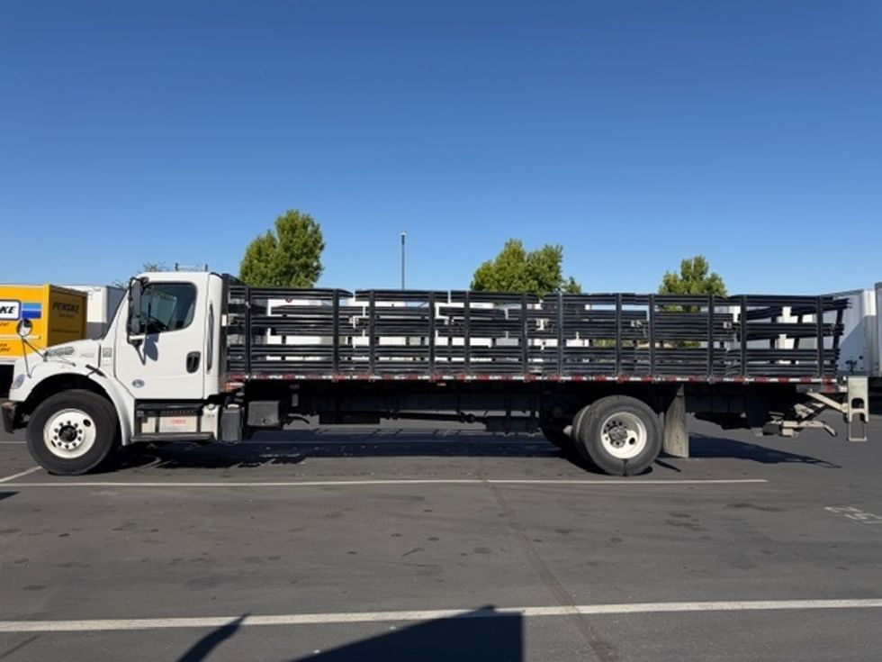 Flatbed Truck-Light and Medium Duty Trucks-Freightliner-2020-M2-West Sacramento-CA-252,450\n\t\tmiles-$ 45,750 - Image 4