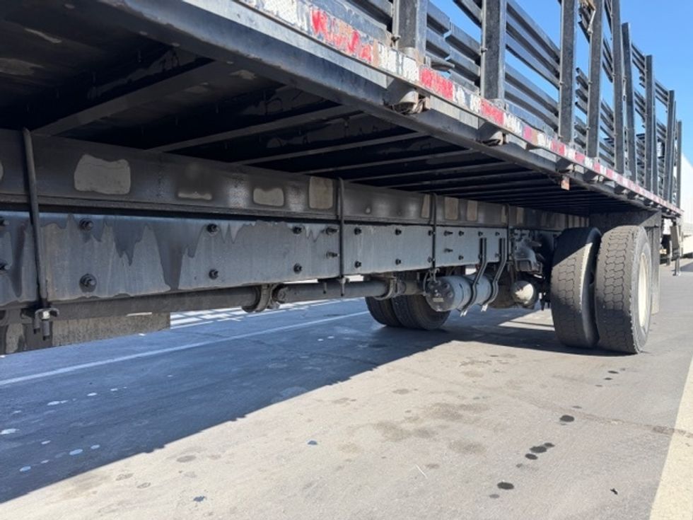 Flatbed Truck-Light and Medium Duty Trucks-Freightliner-2020-M2-West Sacramento-CA-252,450\n\t\tmiles-$ 45,750 - Image 5