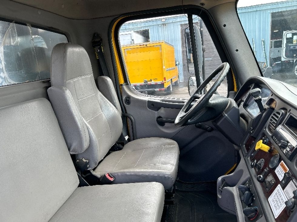 Flatbed Truck-Light and Medium Duty Trucks-Freightliner-2020-M2-West Sacramento-CA-56,148\n\t\tmiles-$ 55,000 - Image 19