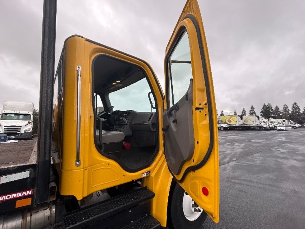 Flatbed Truck-Light and Medium Duty Trucks-Freightliner-2020-M2-West Sacramento-CA-60,368\n\t\tmiles-$ 64,000 - Image 18