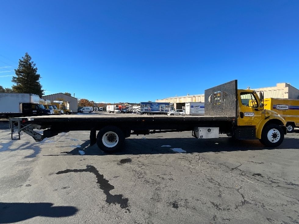 Flatbed Truck-Light and Medium Duty Trucks-Freightliner-2020-M2-West Sacramento-CA-84,758\n\t\tmiles-$ 57,000 - Image 15