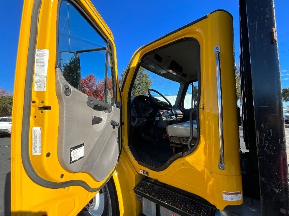 Flatbed Truck-Light and Medium Duty Trucks-Freightliner-2020-M2-West Sacramento-CA-84,758\n\t\tmiles-$ 57,000 - Image 16