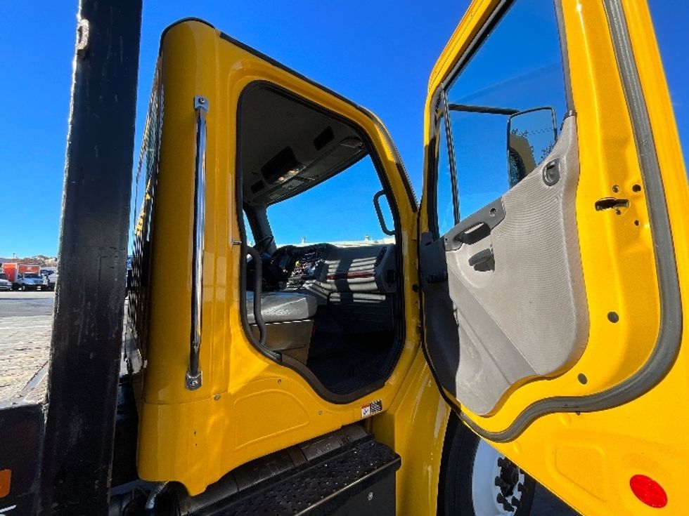 Flatbed Truck-Light and Medium Duty Trucks-Freightliner-2020-M2-West Sacramento-CA-84,758\n\t\tmiles-$ 57,000 - Image 20